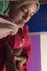 BU GURU NURI Di Grepe Di Kos