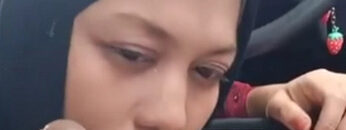 HIJAB Pegawai Apotek Nyepong Di Mobil