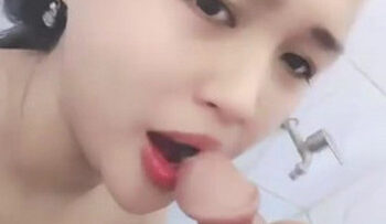 NANA TIWI Nyepong Crot Di Mulut