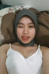 DEWI KIRAN Hijab SUkak Pamer